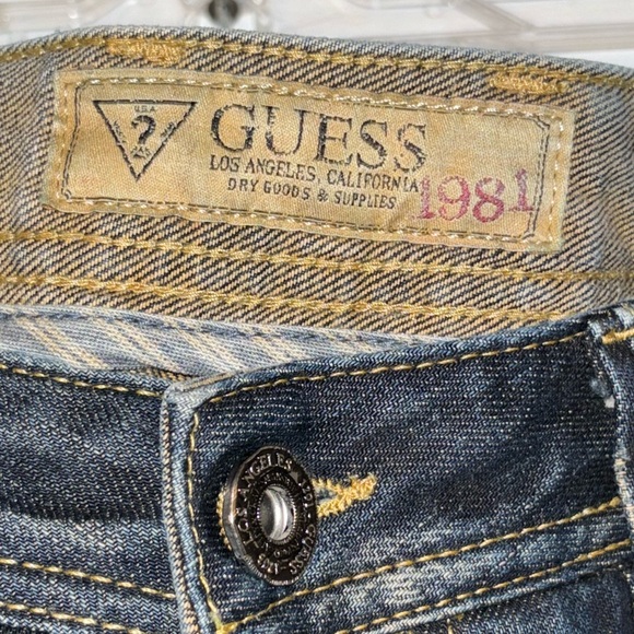 Slightly worn GUESS ( Rebel Regular Straight Jeans ) - Picture 4 of 5